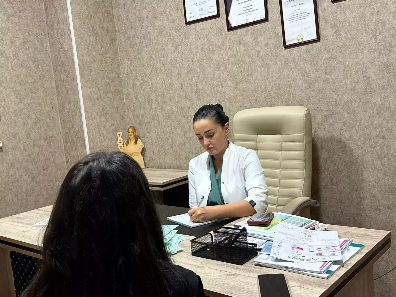 Üzdə Təkrarlanan Sızanaqlar Nəyi Göstərir?